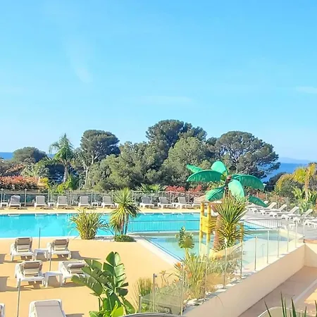 Bright Cocoon With Pool And Sea View シャレー Saint-Raphaël